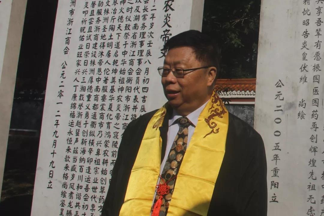 ��Ȫ��(r��n)�� �ٲ�